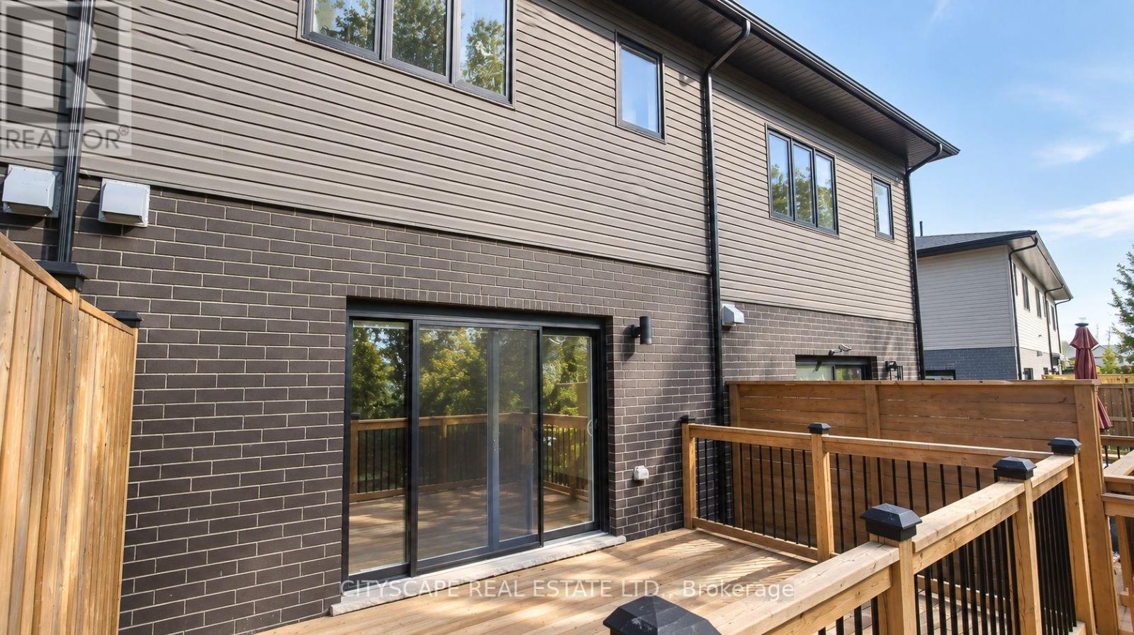 908 Robert Ferrie Drive, Kitchener, Ontario N2R 0P2 - Photo 11 - X13780446