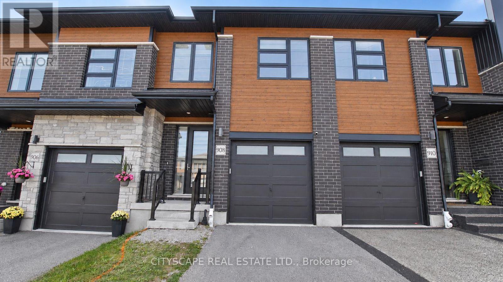908 ROBERT FERRIE DRIVE, Kitchener, Ontario
