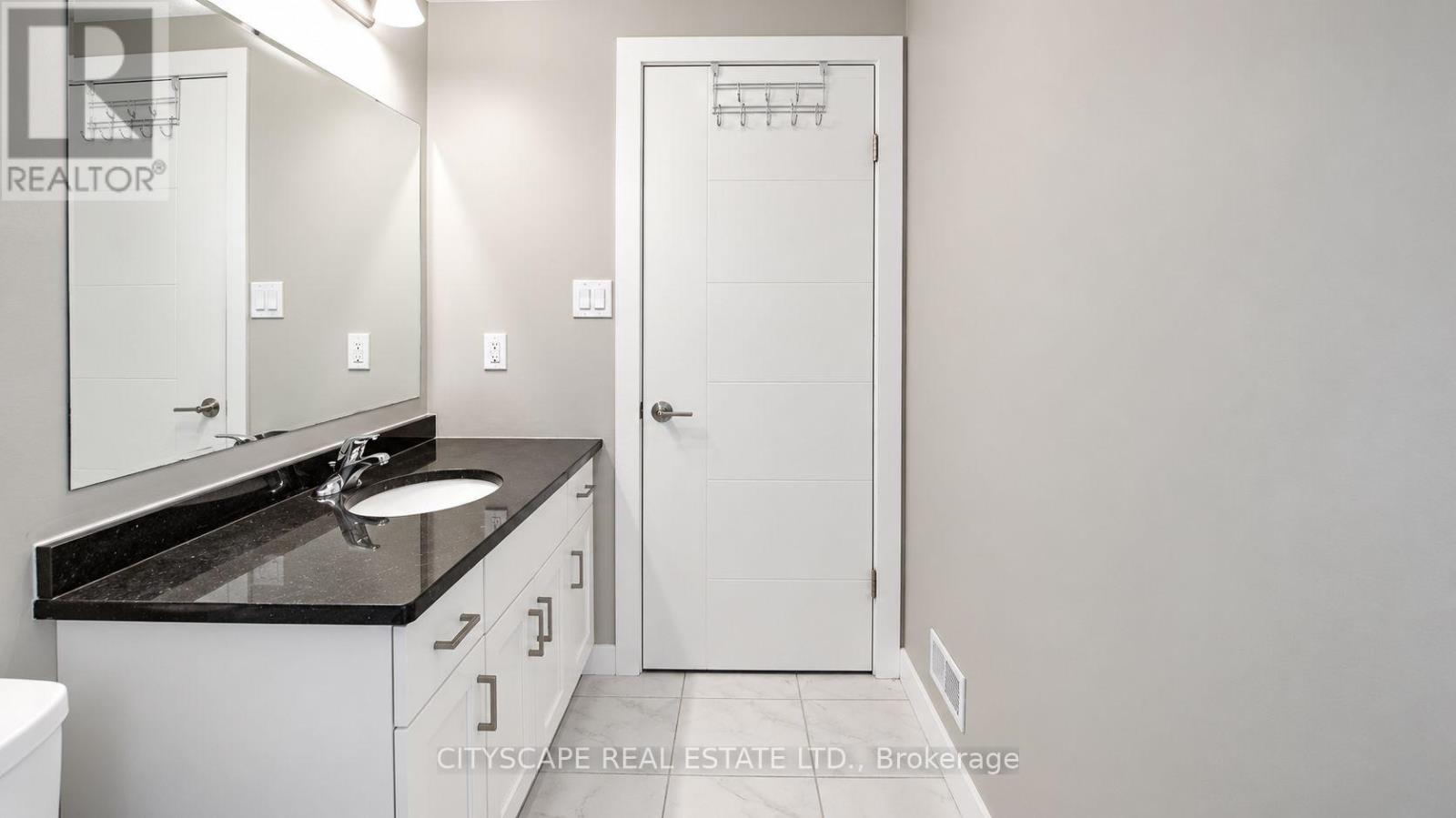 908 Robert Ferrie Drive, Kitchener, Ontario N2R 0P2 - Photo 36 - X13780446