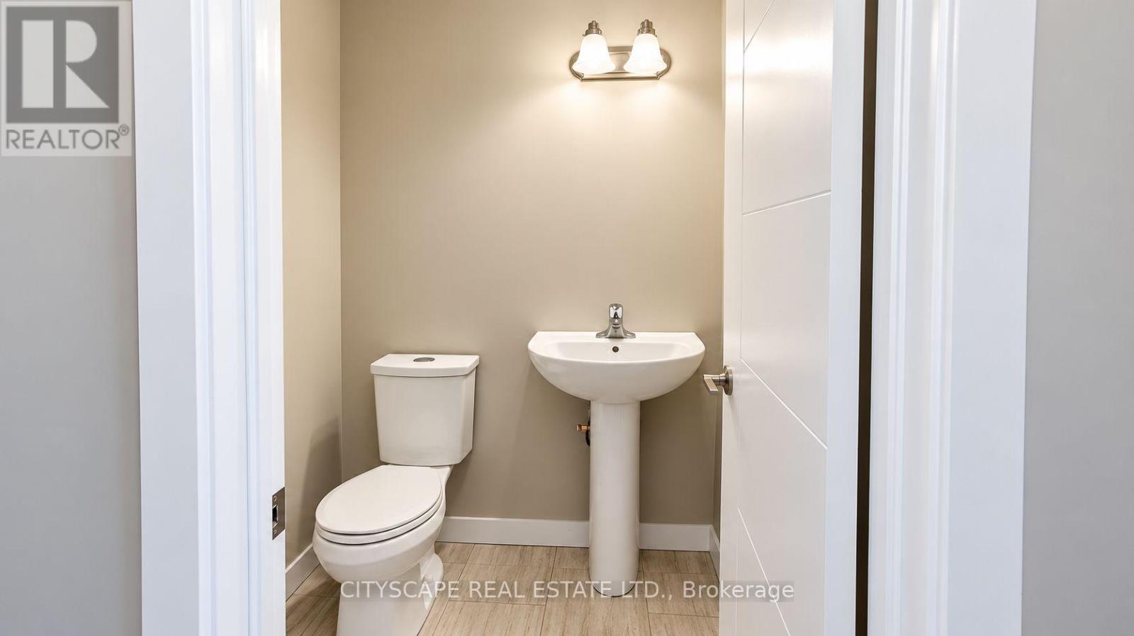 908 Robert Ferrie Drive, Kitchener, Ontario  N2R 0P2 - Photo 10 - X13828446