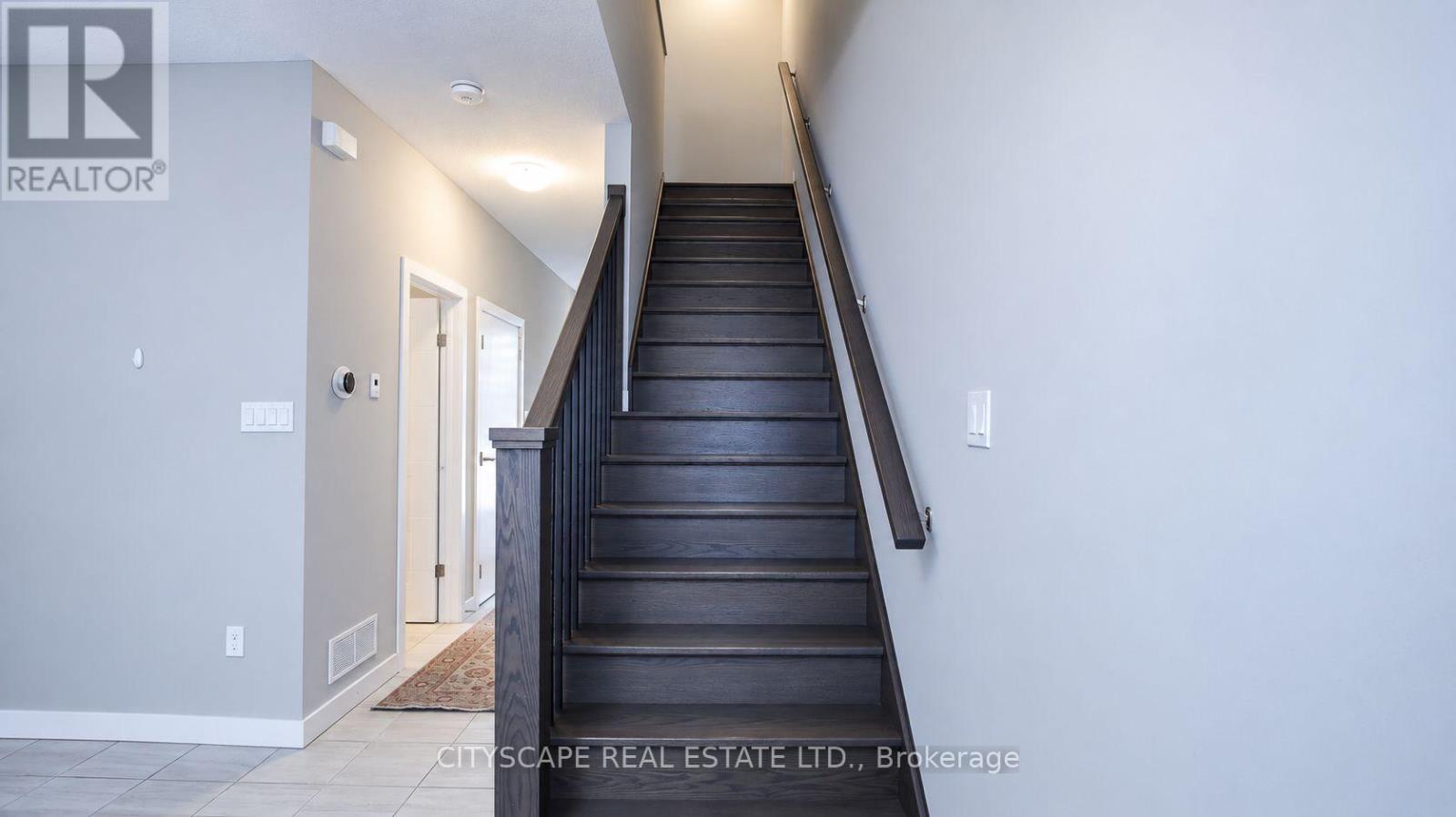 908 Robert Ferrie Drive, Kitchener, Ontario  N2R 0P2 - Photo 15 - X13828446