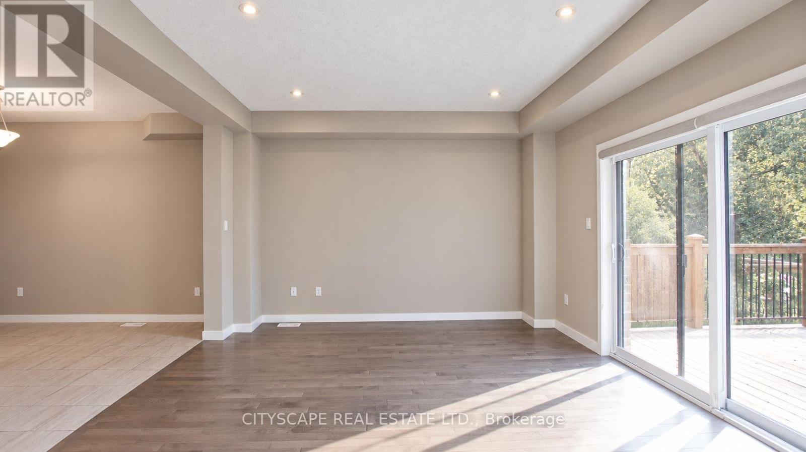 908 Robert Ferrie Drive, Kitchener, Ontario  N2R 0P2 - Photo 8 - X13828446