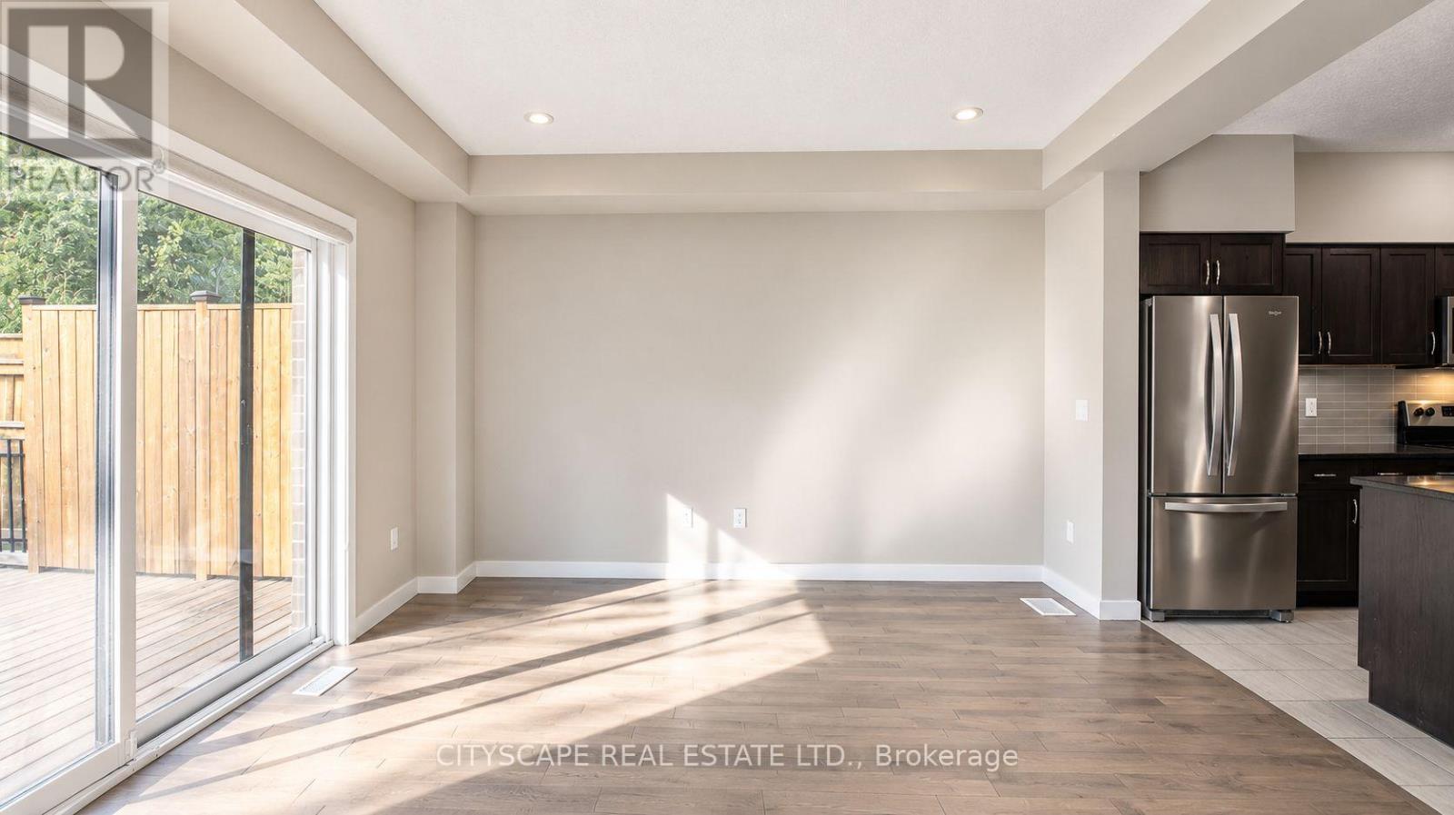 908 Robert Ferrie Drive, Kitchener, Ontario  N2R 0P2 - Photo 7 - X13828446