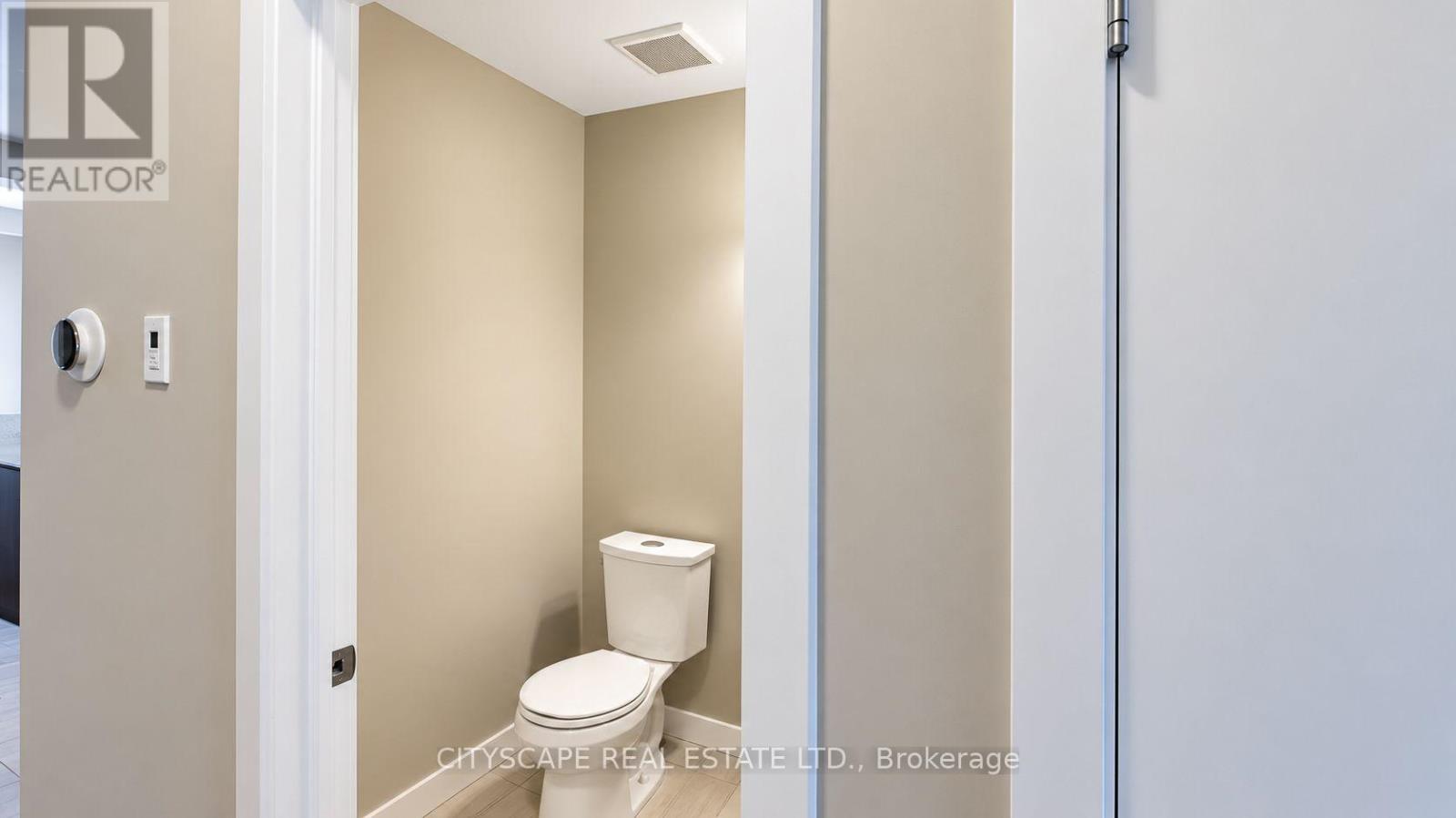 908 Robert Ferrie Drive, Kitchener, Ontario  N2R 0P2 - Photo 9 - X13828446