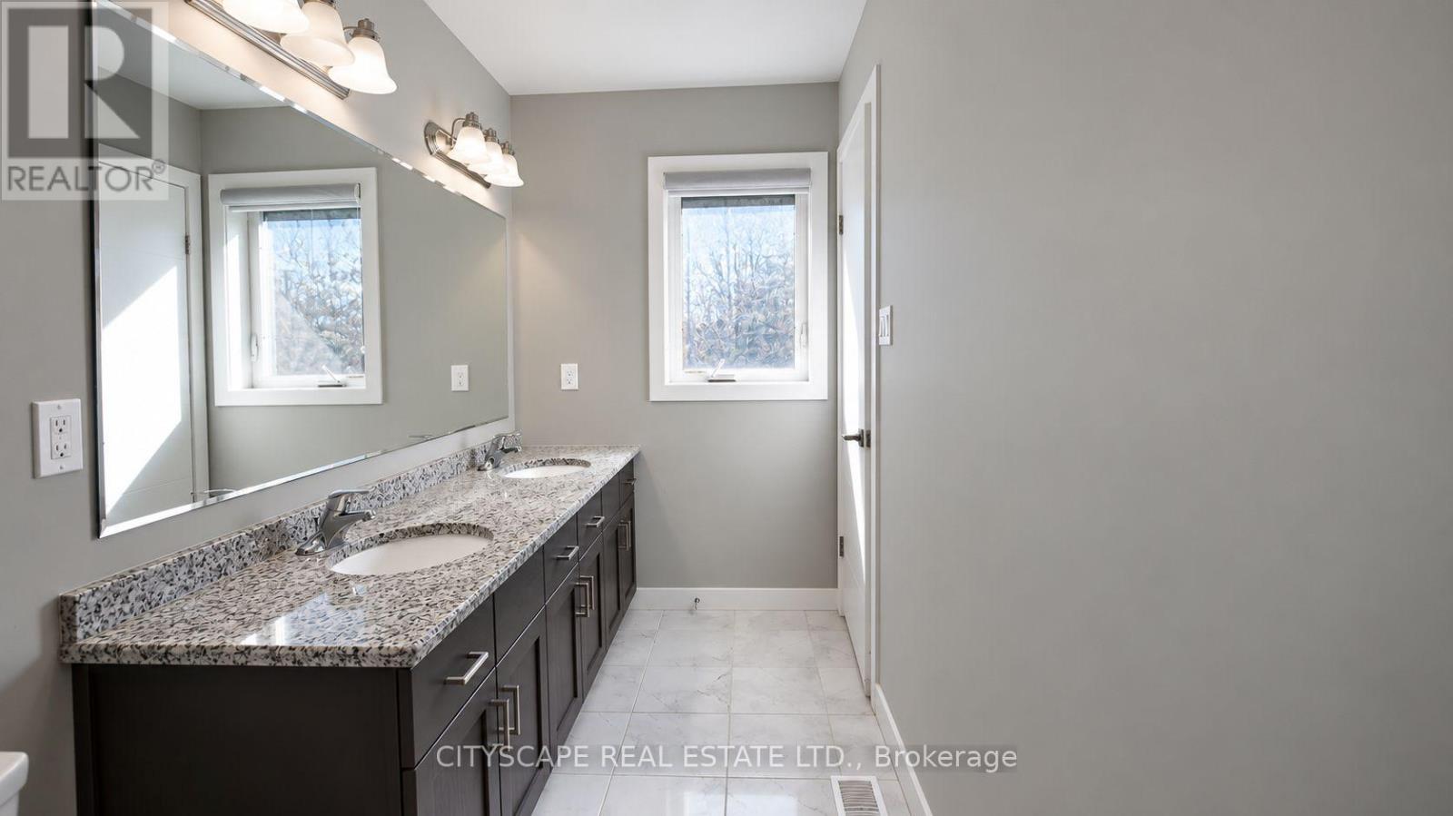 908 Robert Ferrie Drive, Kitchener, Ontario  N2R 0P2 - Photo 30 - X13828446