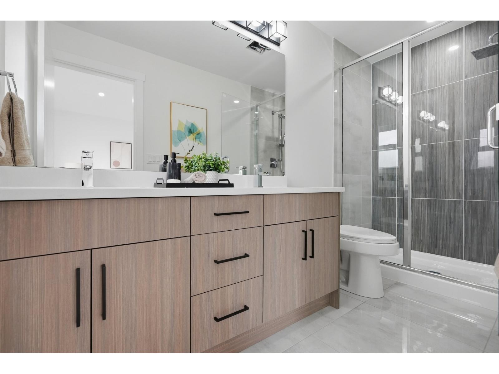 2 5629 King George Boulevard, Surrey, British Columbia  V0V 0V0 - Photo 11 - R3167310