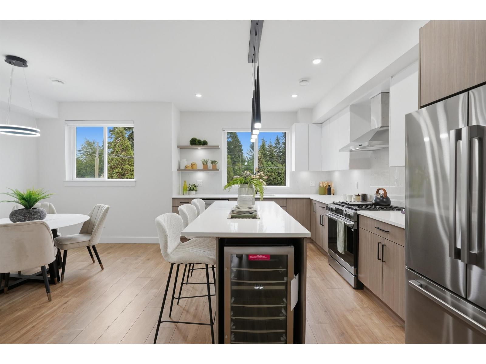 2 5629 King George Boulevard, Surrey, British Columbia  V0V 0V0 - Photo 2 - R3167310