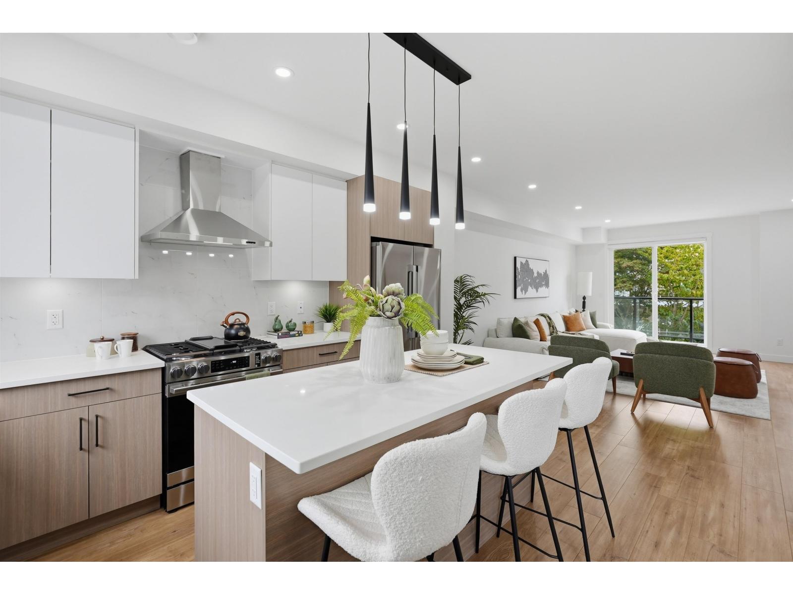 2 5629 KING GEORGE BOULEVARD, surrey, British Columbia