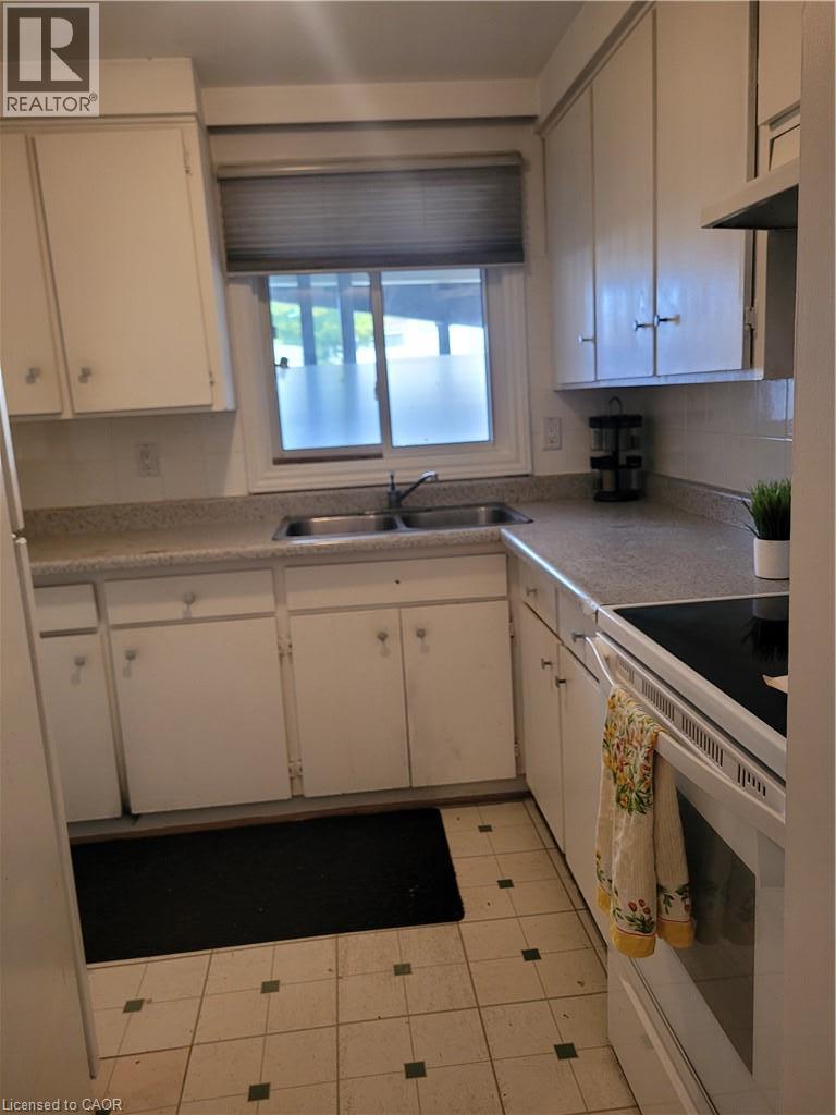 415 Morgan Avenue Unit# 28, Kitchener, Ontario  N2A 2V6 - Photo 3 - 40866957