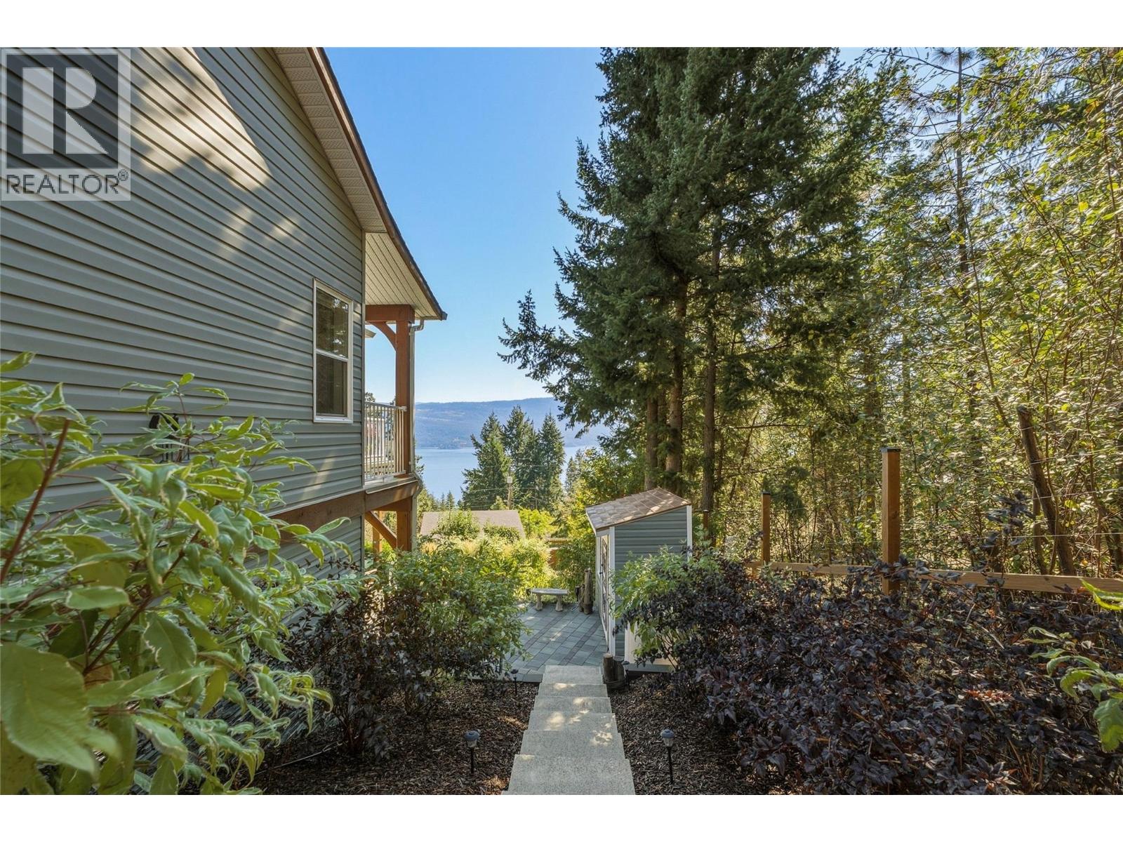 642 Mountain Drive, Vernon, British Columbia  V1H 2B7 - Photo 44 - 10401776