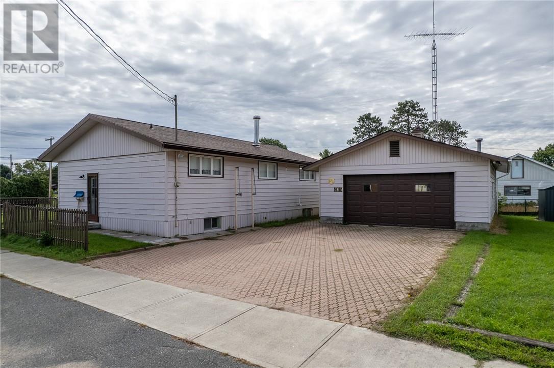 495 Imperial Street, Massey, Ontario  P0P 1P0 - Photo 2 - 2130656
