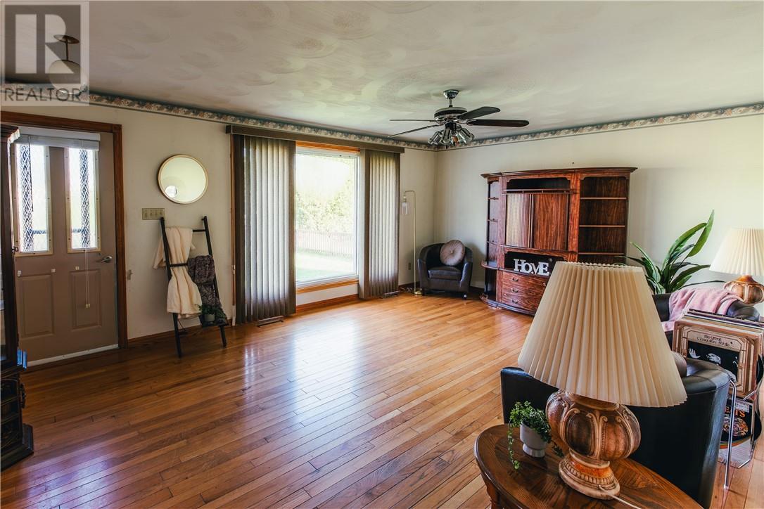 495 Imperial Street, Massey, Ontario  P0P 1P0 - Photo 8 - 2130656