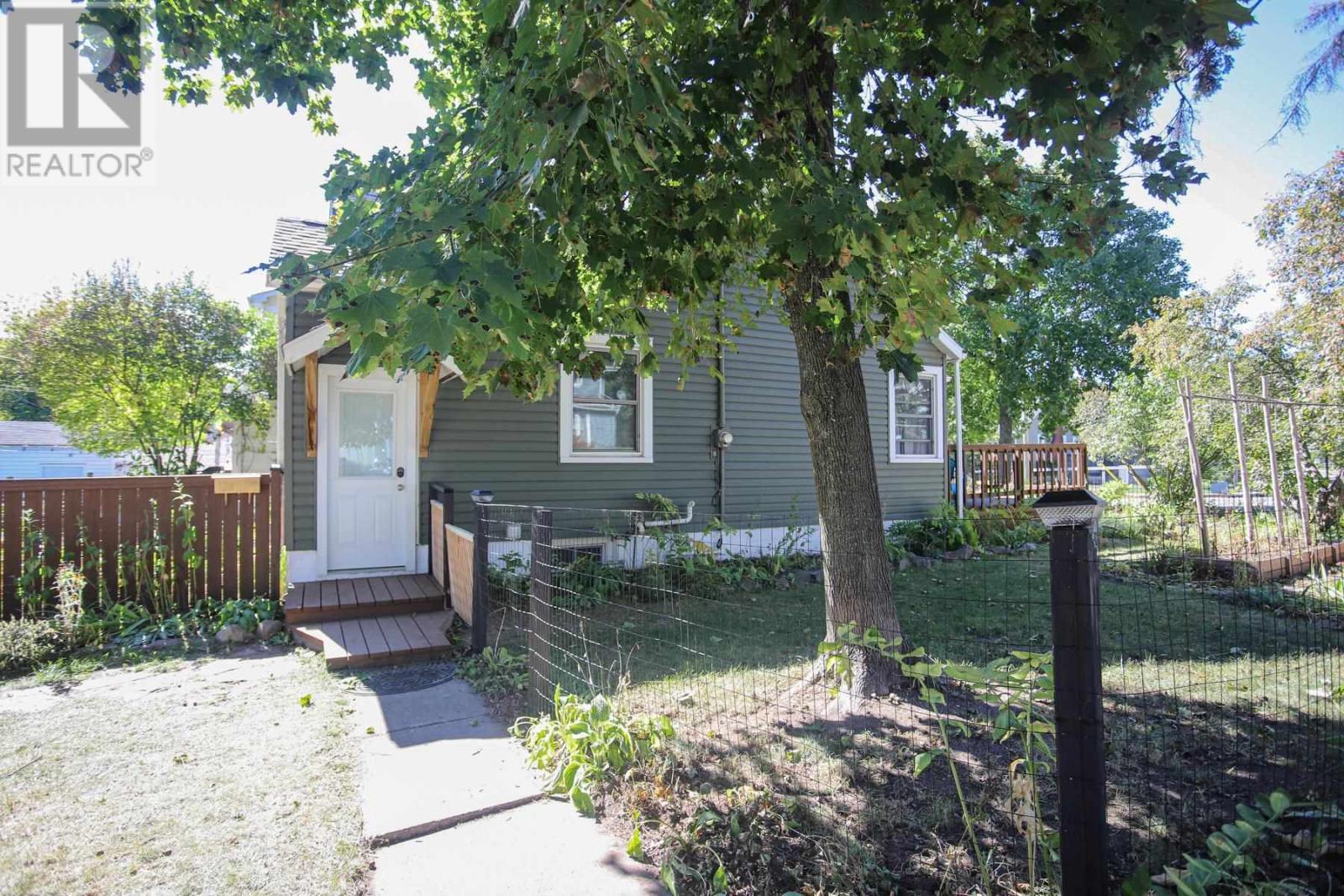 28 Putney Rd, Sault Ste. Marie, Ontario P6B 2Y5 - Photo 2 - SM262692