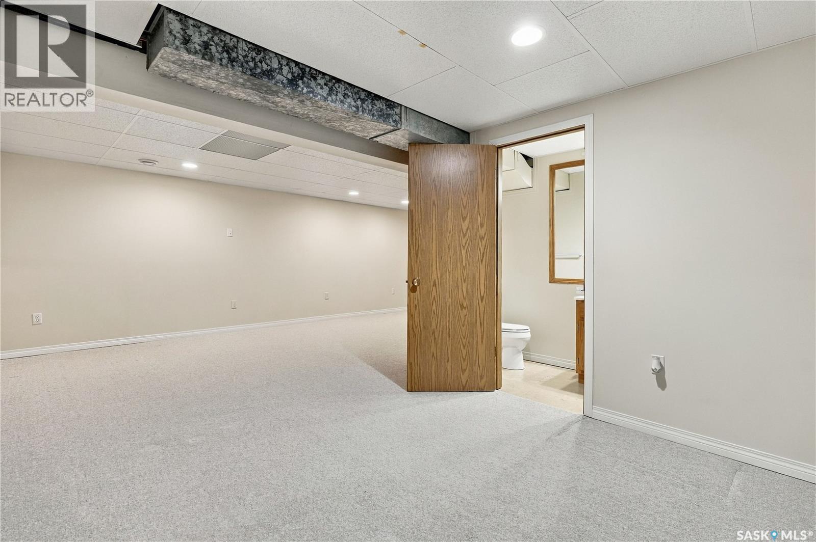 67 Laird Crescent, Regina, Saskatchewan  S4R 4N7 - Photo 31 - SK049732