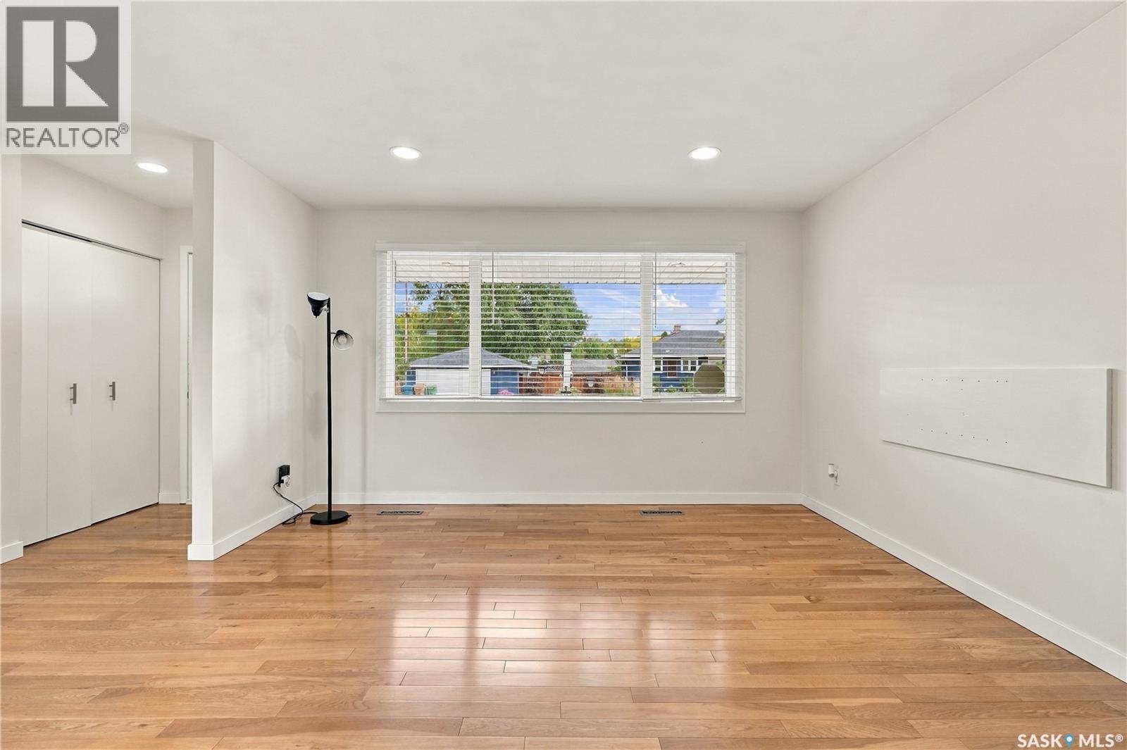 67 Laird Crescent, Regina, Saskatchewan  S4R 4N7 - Photo 8 - SK049732