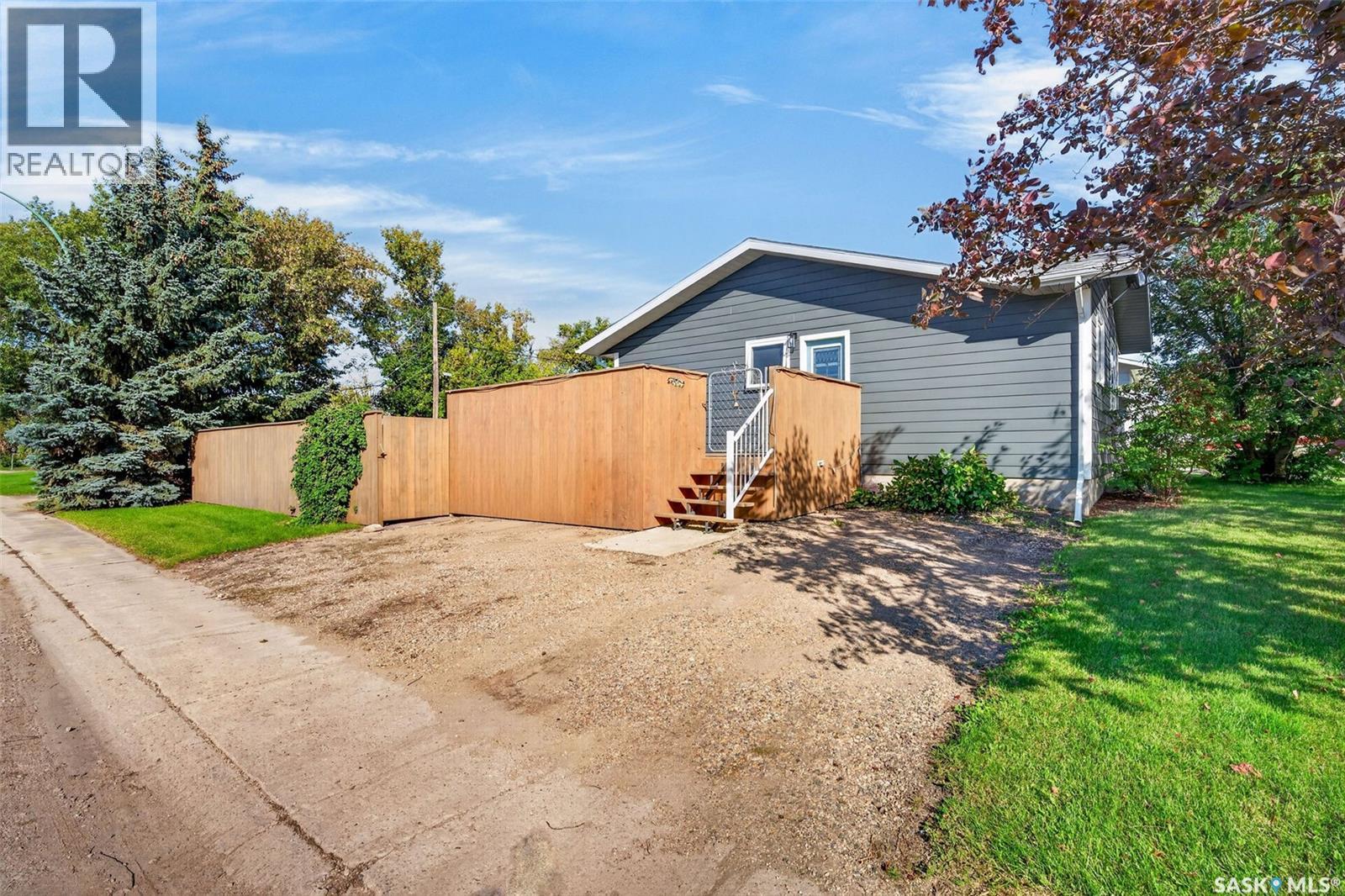 220 Millburn Street, Melfort, Saskatchewan  S0E 1A0 - Photo 4 - SK049723