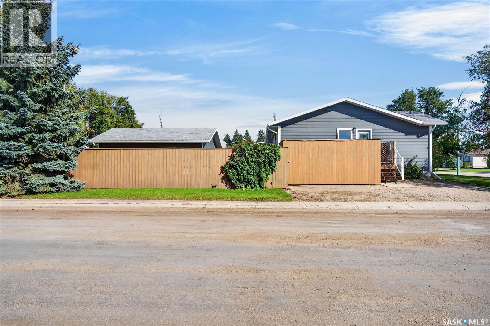 220 Millburn Street, Melfort, Saskatchewan  S0E 1A0 - Photo 5 - SK049723