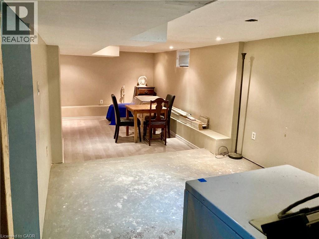 9 Woodland Avenue, St. Catharines, Ontario  L2R 5A1 - Photo 11 - 40862349