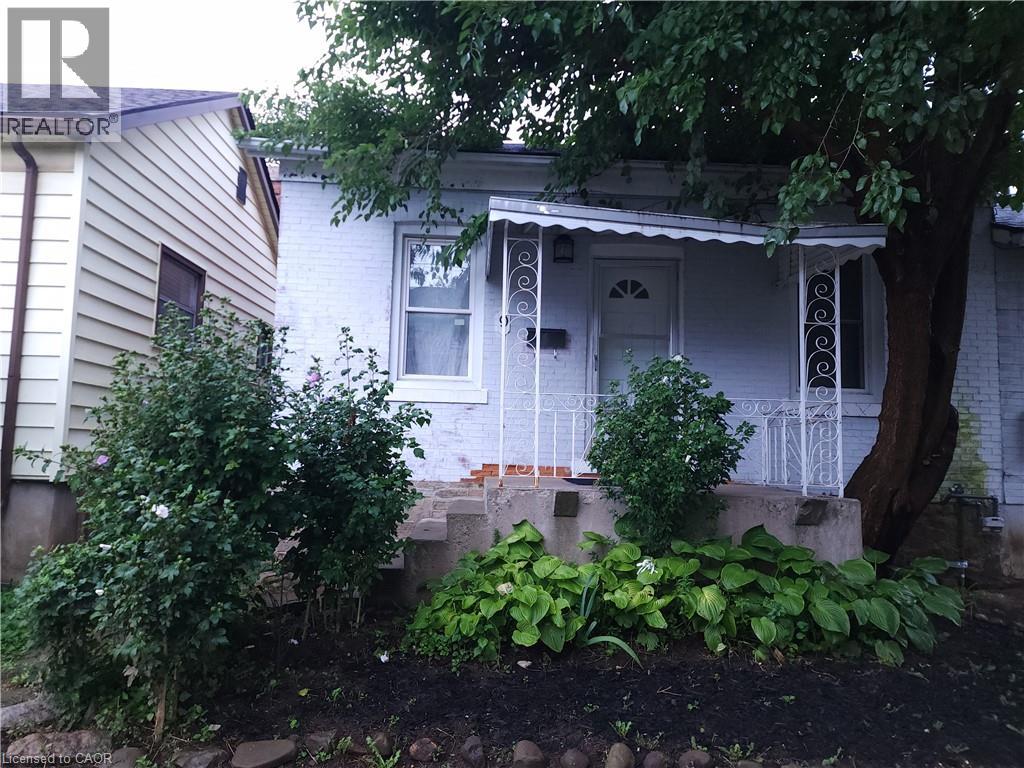 9 Woodland Avenue, St. Catharines, Ontario  L2R 5A1 - Photo 2 - 40862349