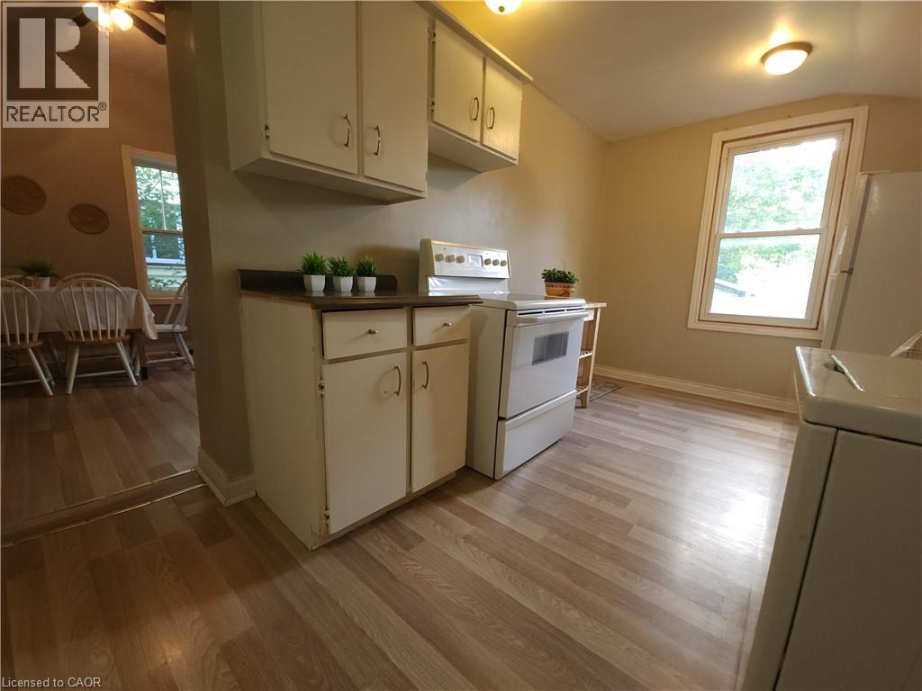 9 Woodland Avenue, St. Catharines, Ontario  L2R 5A1 - Photo 10 - 40862349