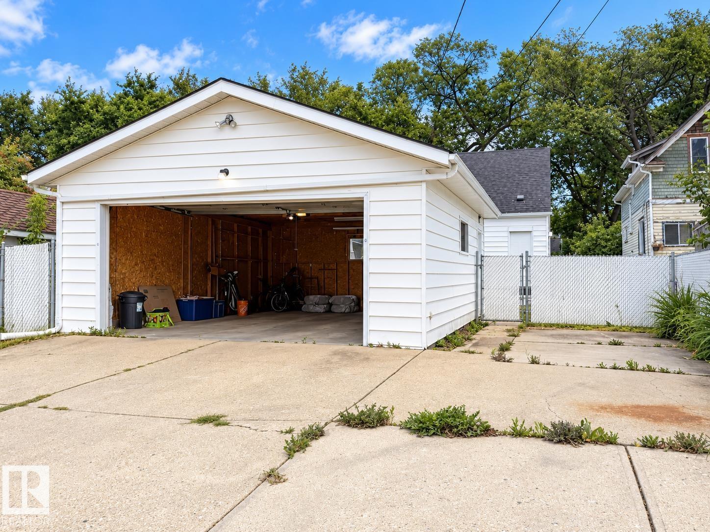11416 90 ST NW
