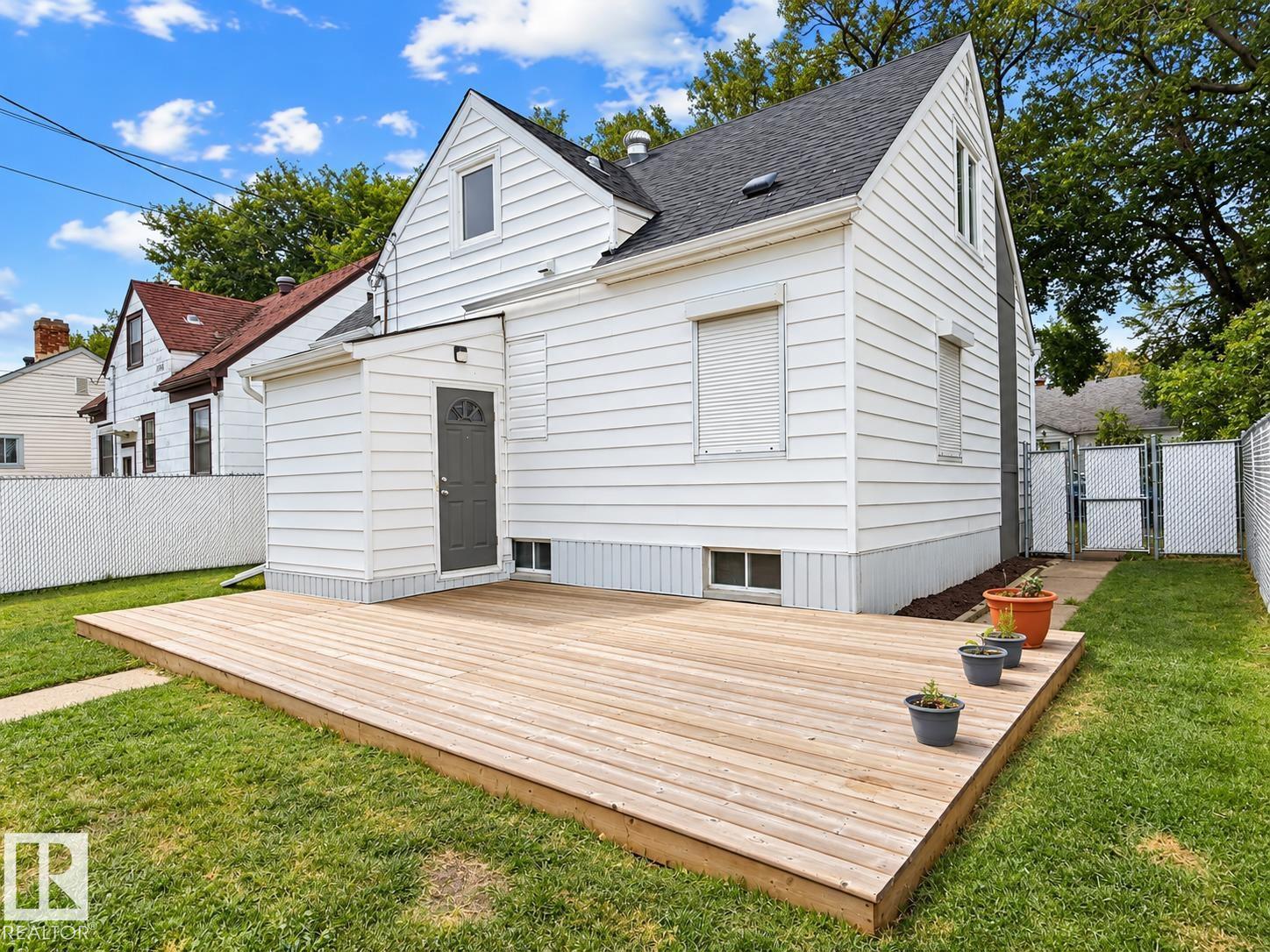 11416 90 ST NW