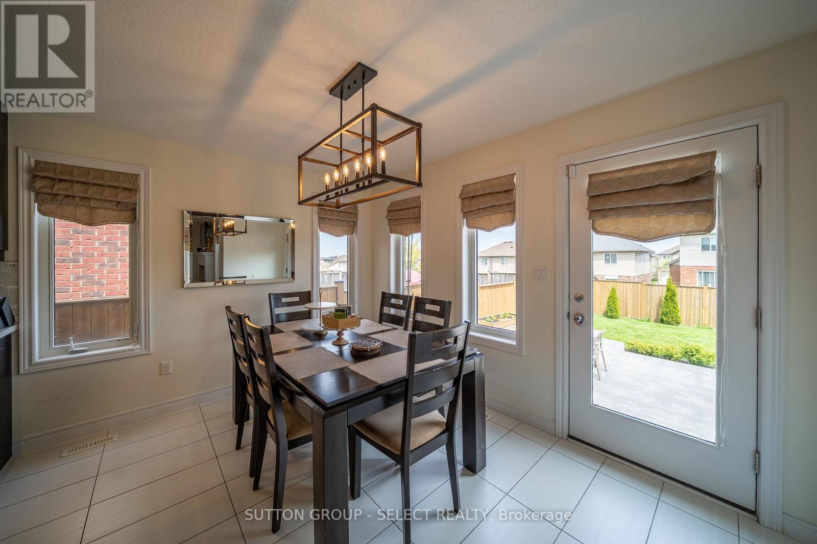 1825 Couldridge Way, London North, Ontario  N6G 0L6 - Photo 5 - X13835596