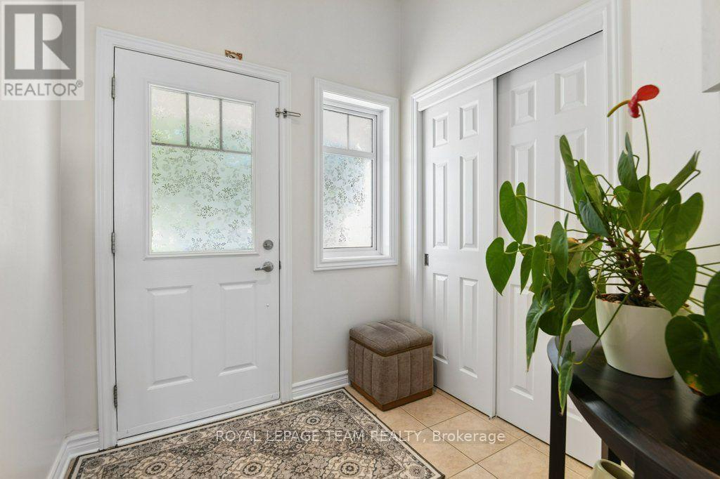 303 Balinroan Crescent, Ottawa, Ontario  K2J 3T7 - Photo 3 - X13835372