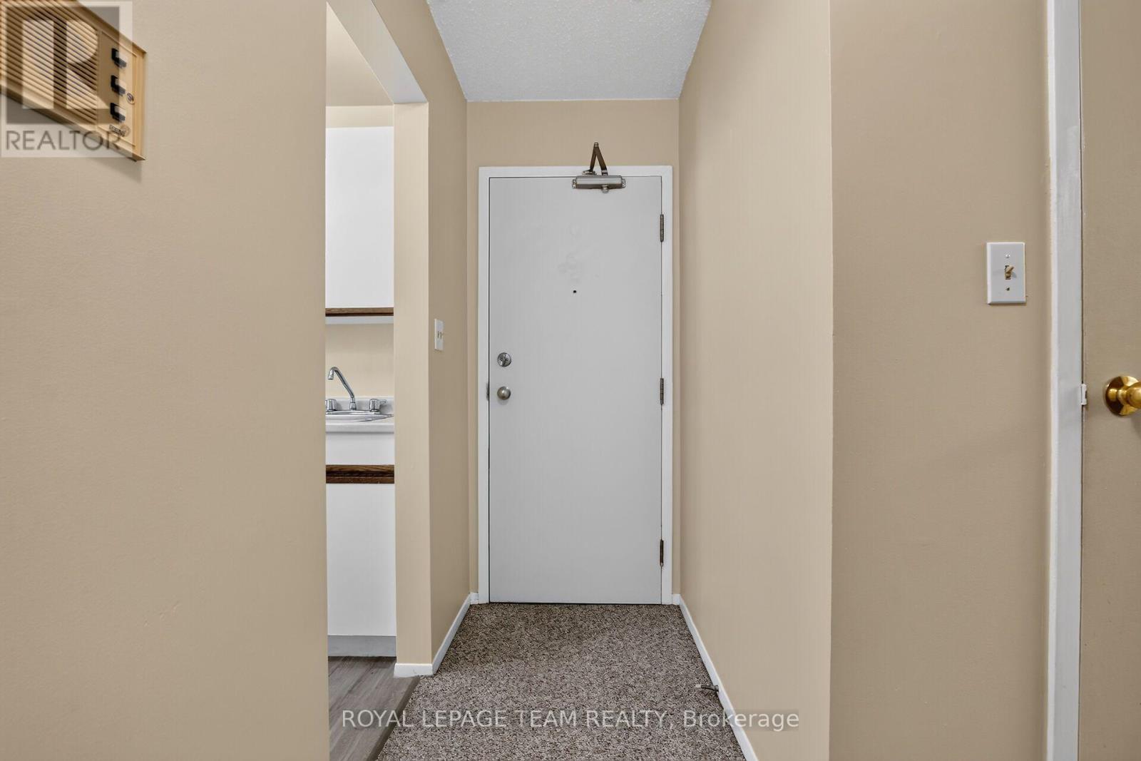 21 - 2 Charlotte Place, Brockville, Ontario  K6V 6T4 - Photo 3 - X13835442