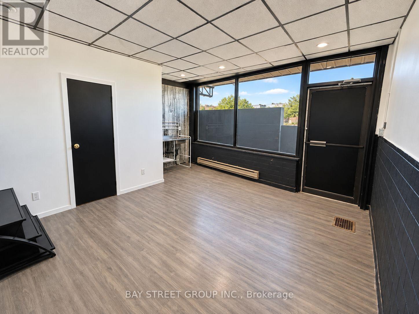 4830 Bridge Street, Niagara Falls, Ontario  L2E 2R9 - Photo 4 - X13835412