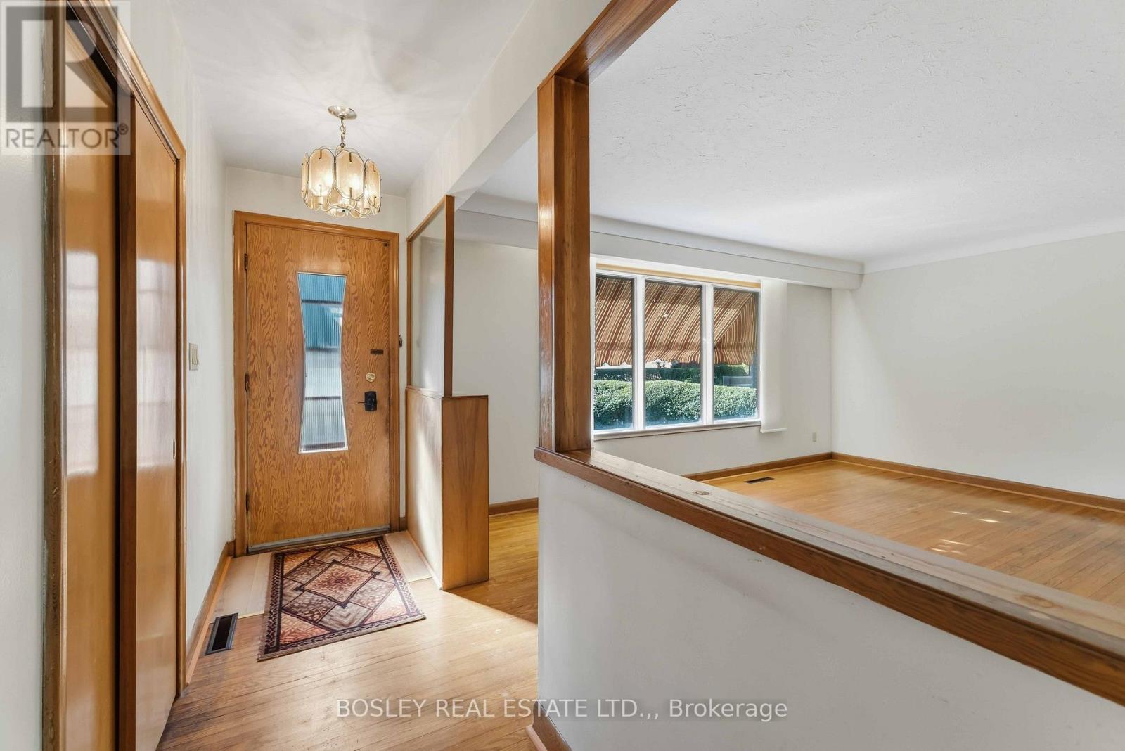 12 Glenhurst Circle, St. Catharines (Oakdale), Ontario L2T 1Z1 - Photo 3 - X13835546