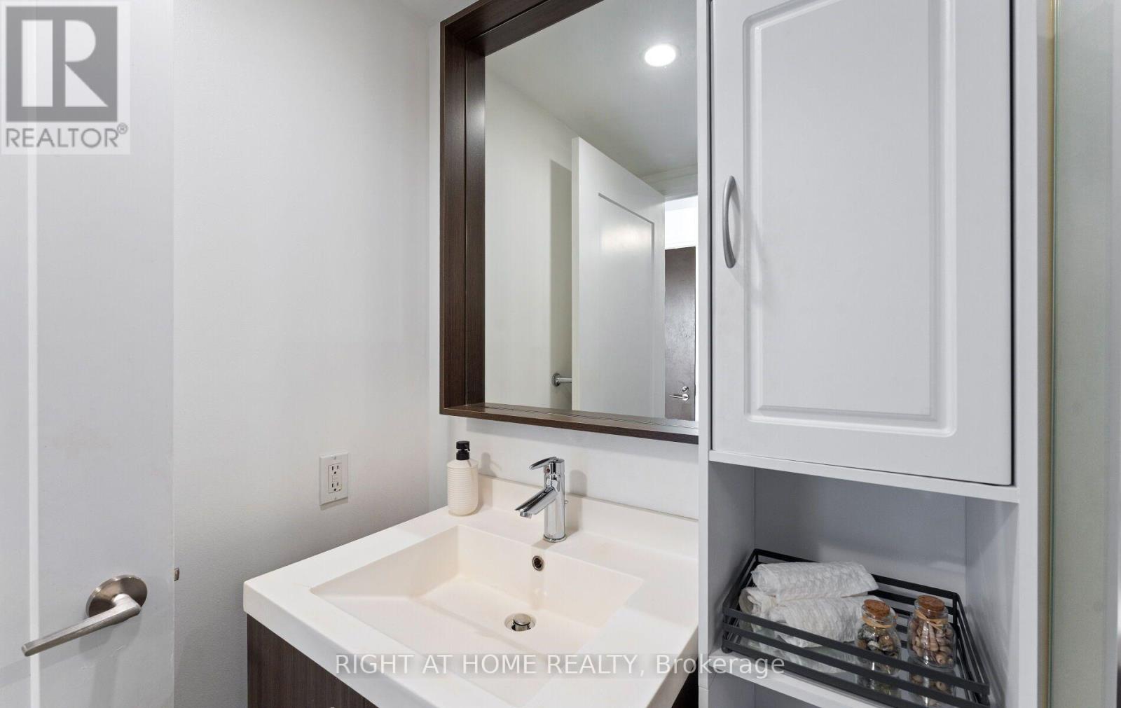 2112 - 18 Graydon Hall Drive, Toronto, Ontario  M3A 0A4 - Photo 14 - C13835406