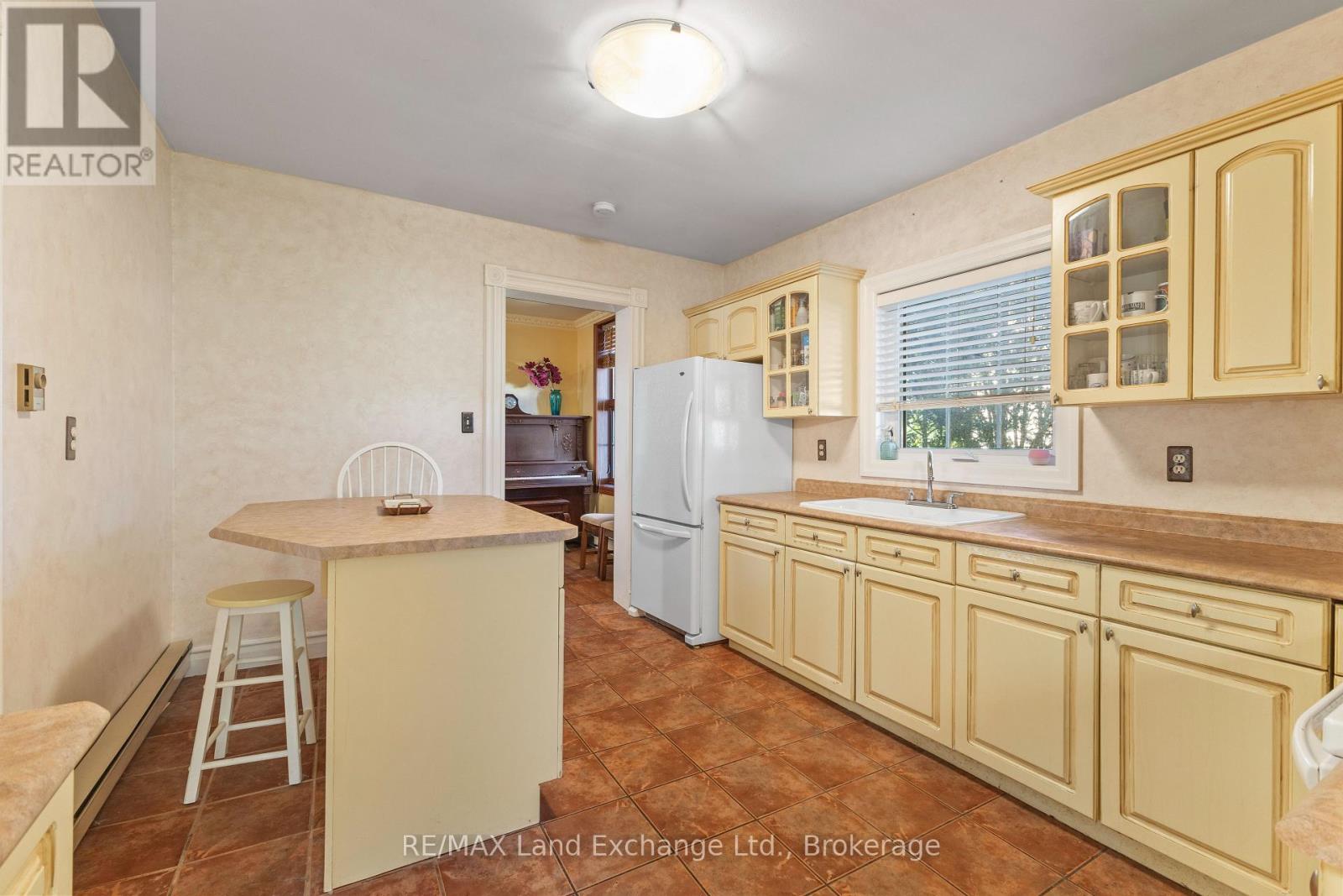 583 Elgin Street, Saugeen Shores, Ontario N0H 2C0 - Photo 10 - X13835606