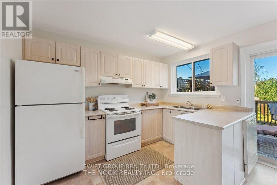 740 Krosno Boulevard, Pickering, Ontario  L1W 1G3 - Photo 5 - E13835484