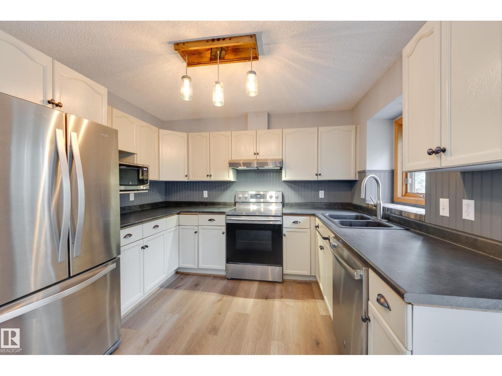 4810 42 St, Beaumont, Alberta  T4X 1H2 - Photo 9 - E4510712