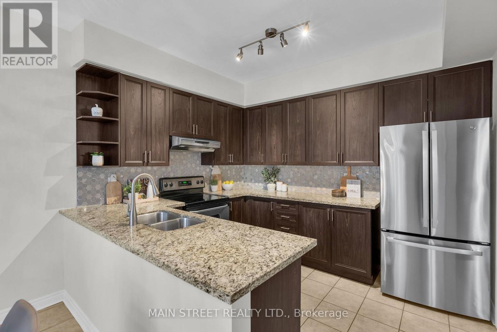 27 Blackbird Crescent, Richmond Hill, Ontario  L4E 4B2 - Photo 13 - N13835550