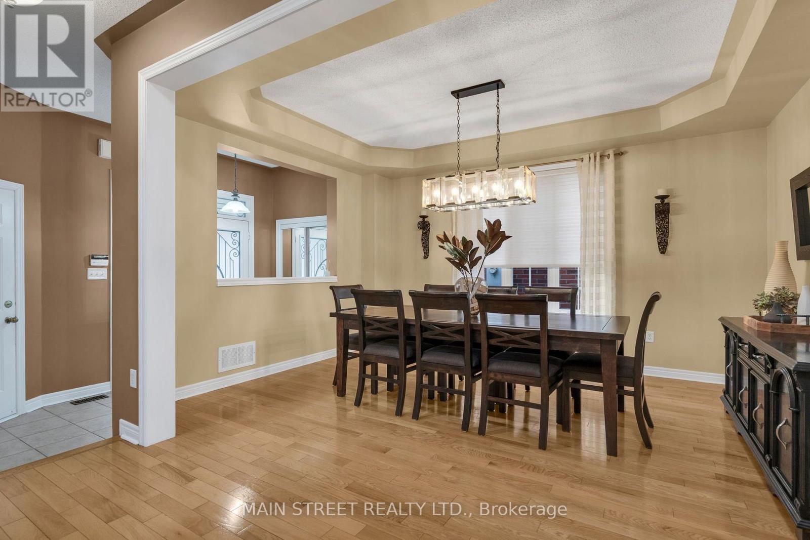 27 Blackbird Crescent, Richmond Hill, Ontario  L4E 4B2 - Photo 4 - N13835550
