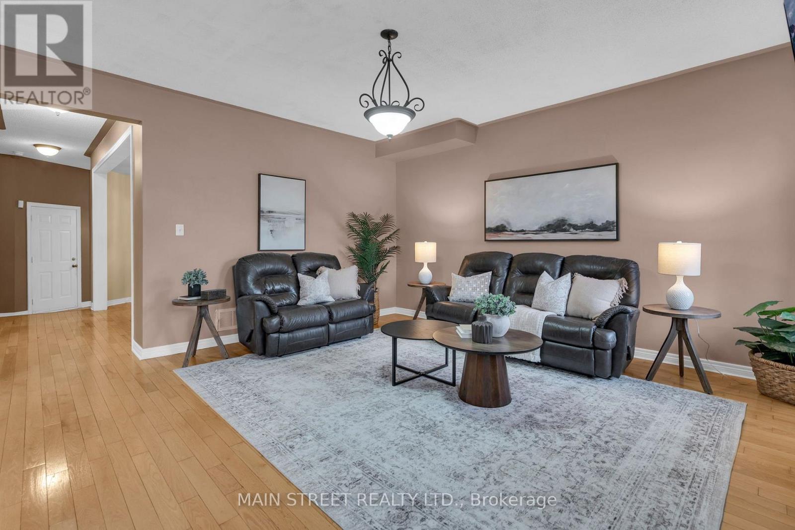 27 Blackbird Crescent, Richmond Hill, Ontario  L4E 4B2 - Photo 9 - N13835550