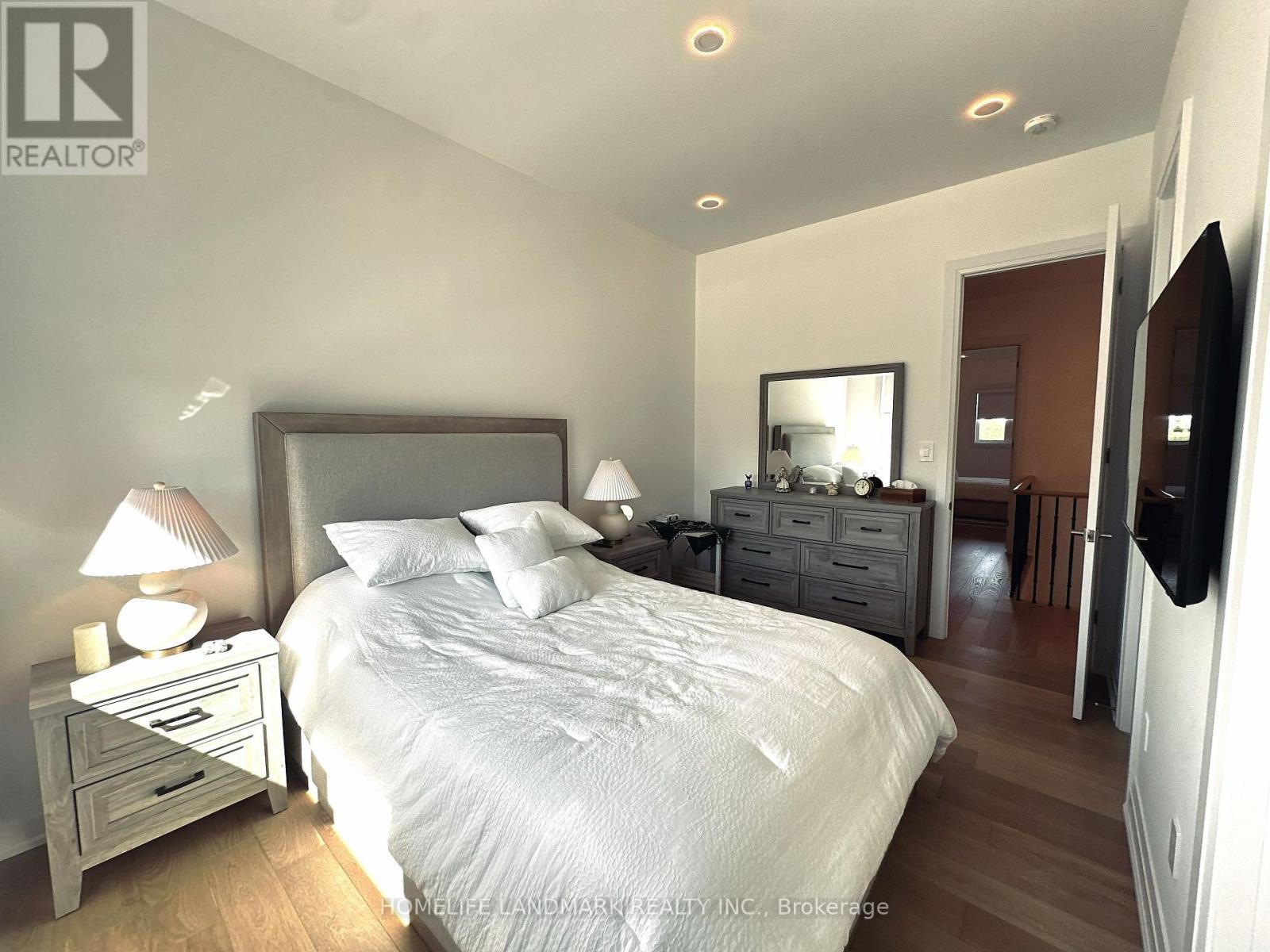 30 Mapleton Street, Richmond Hill, Ontario  L4E 1N1 - Photo 13 - N13835634