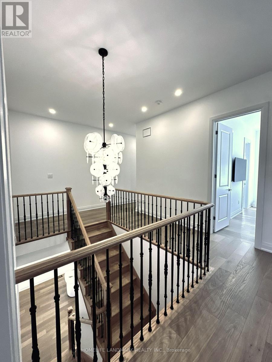 30 Mapleton Street, Richmond Hill, Ontario  L4E 1N1 - Photo 7 - N13835634
