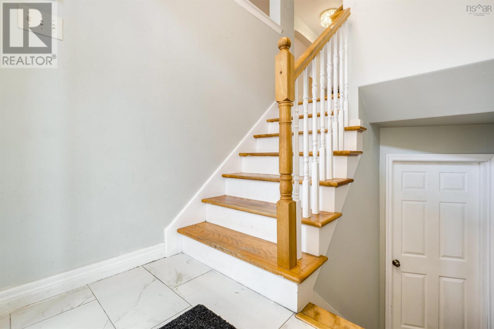 16 Prestwick Close, Halifax, Nova Scotia  B3S 1M4 - Photo 2 - 202624533