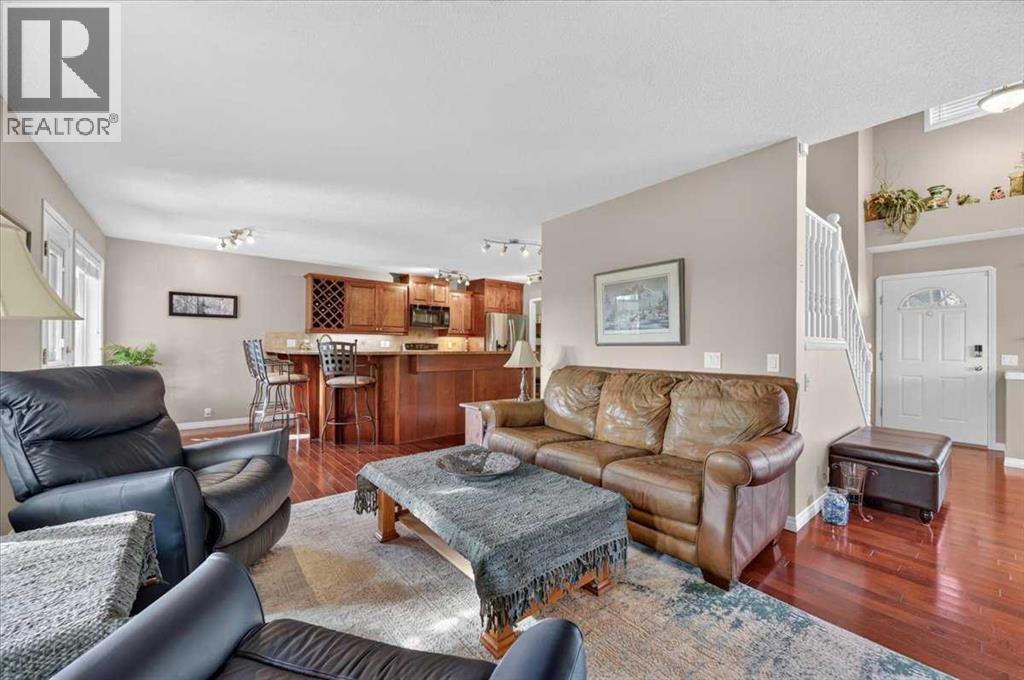 177 Douglasview Rise SE, Calgary, Alberta  T2Z 2H8 - Photo 9 - A2346922