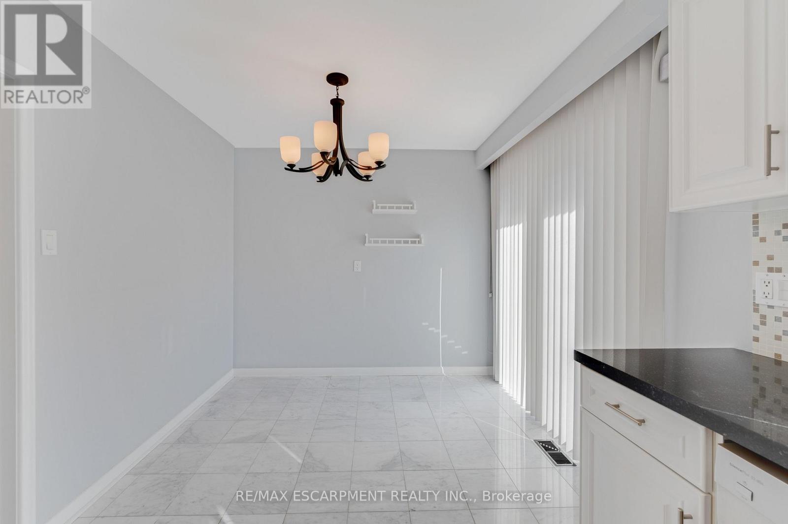 7 Watling Street, Toronto, Ontario  M9P 3E8 - Photo 17 - W13835408