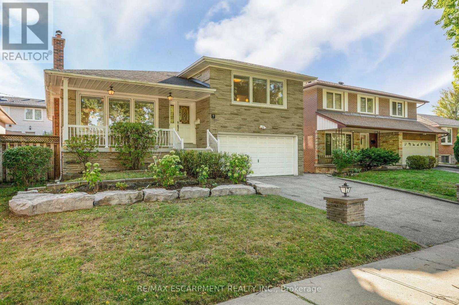 7 Watling Street, Toronto, Ontario  M9P 3E8 - Photo 3 - W13835408