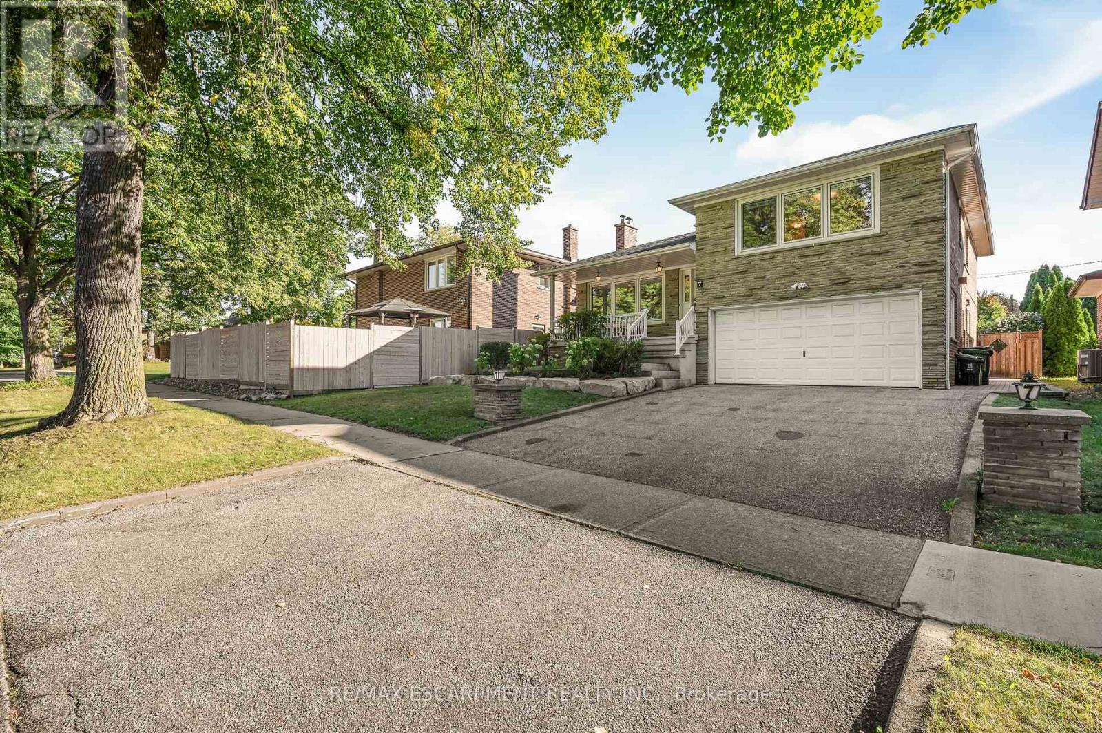 7 Watling Street, Toronto, Ontario  M9P 3E8 - Photo 4 - W13835408