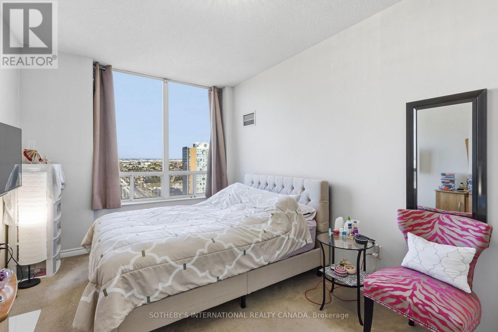 2112 - 55 Strathaven Drive, Mississauga, Ontario  L5R 4G9 - Photo 12 - W13835432