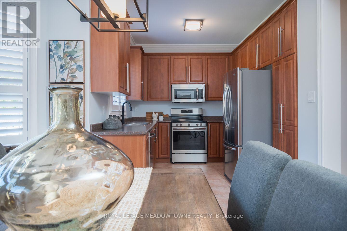 1319 Weller Cross, Milton, Ontario  L9T 6K6 - Photo 12 - W13835456