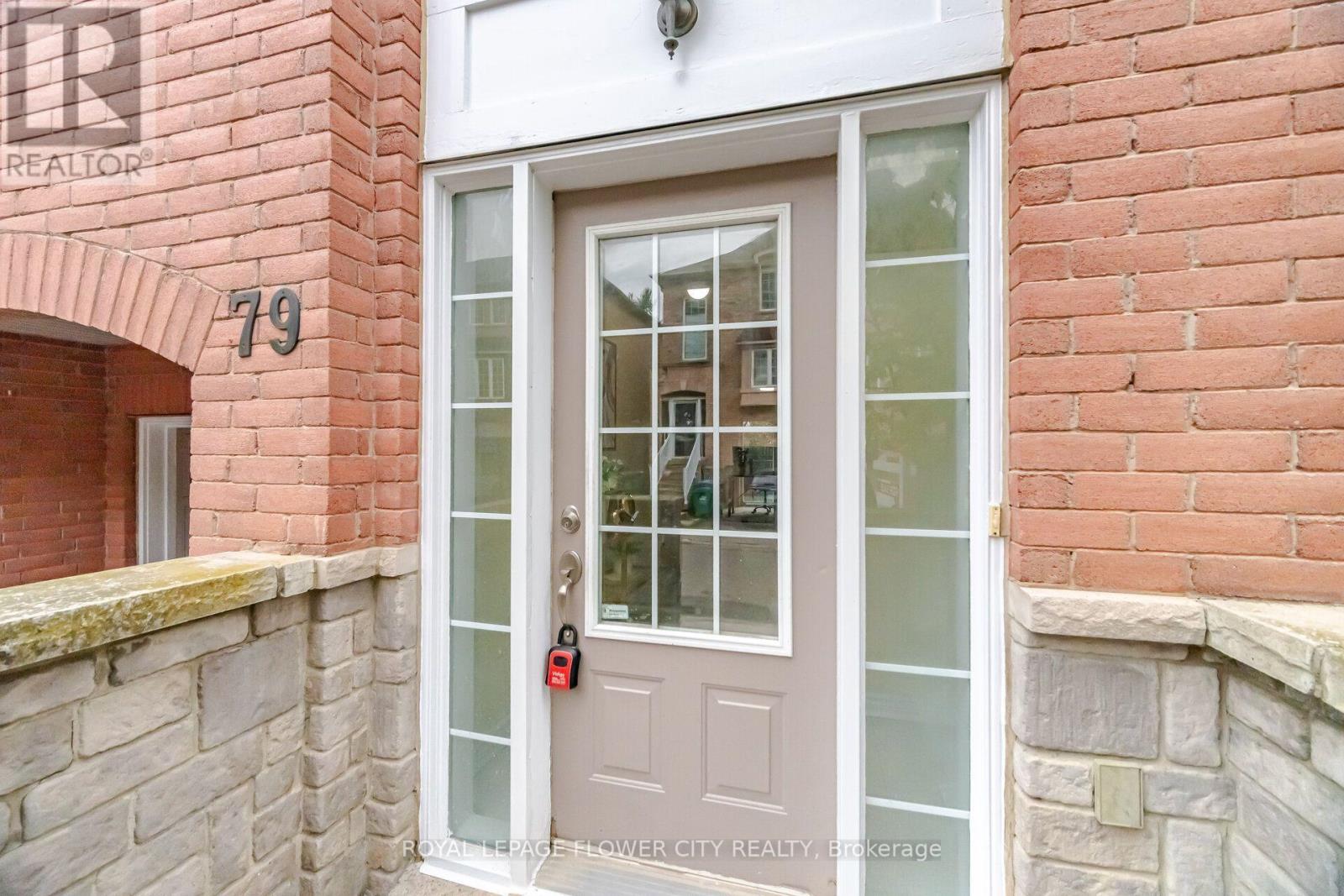 79 Bernard Avenue, Brampton, Ontario  L6Y 5S3 - Photo 3 - W13835498