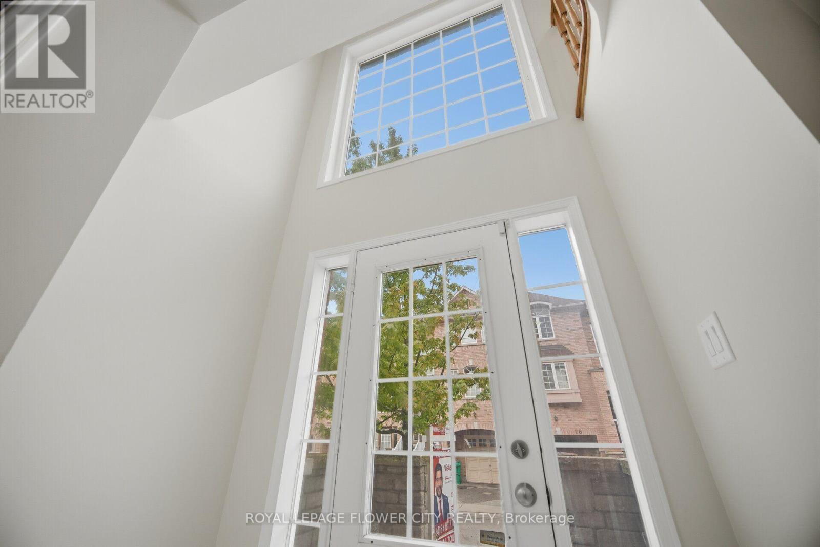 79 Bernard Avenue, Brampton, Ontario  L6Y 5S3 - Photo 4 - W13835498