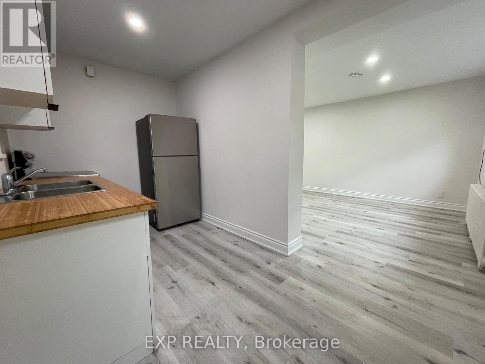 1 - 259 Lakeshore Road E, Mississauga, Ontario  L5G 1G8 - Photo 10 - W13835518